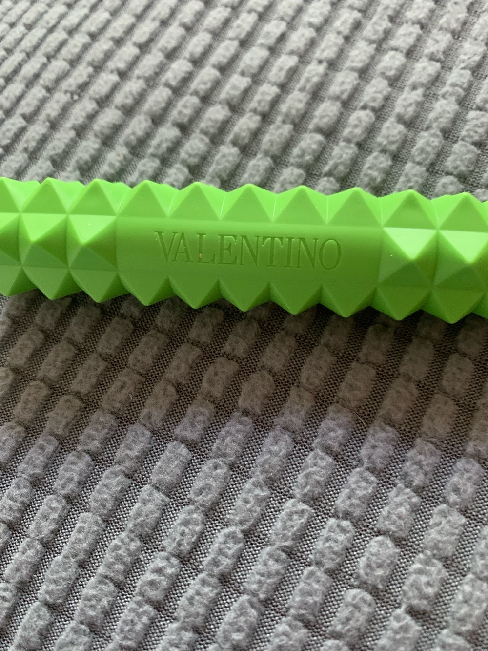 Valentino Born in Roma Green Stravaganza Travel Spray - Neon Green Bottle - Picture 6 of 6